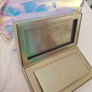 Jackie Aina x Anastasia Beverly Hills eyeshadow